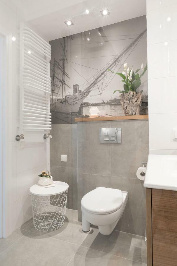 Blue Apartment In Vibrant Heart Of Gdynia Exterior photo